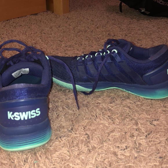 K-Swiss womens tennis shoes, size 9. - Picture 4 of 4